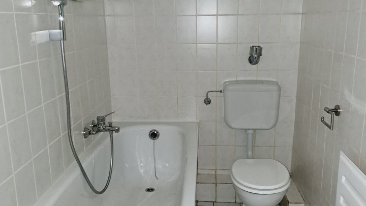 Ratingen! Renovierte 2 Zimmer Wohnung in ruhiger Lage