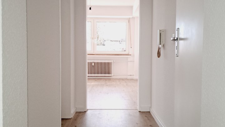 Ratingen! Renovierte 2 Zimmer Wohnung in ruhiger Lage