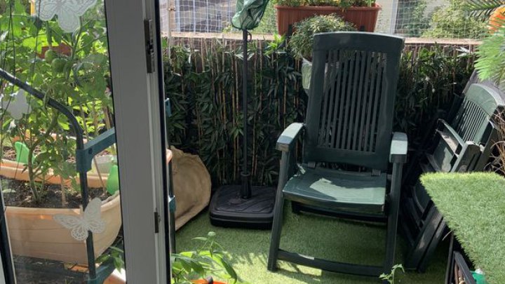 Sanierte 2 Zimmer Wohnung mit Balkon! 